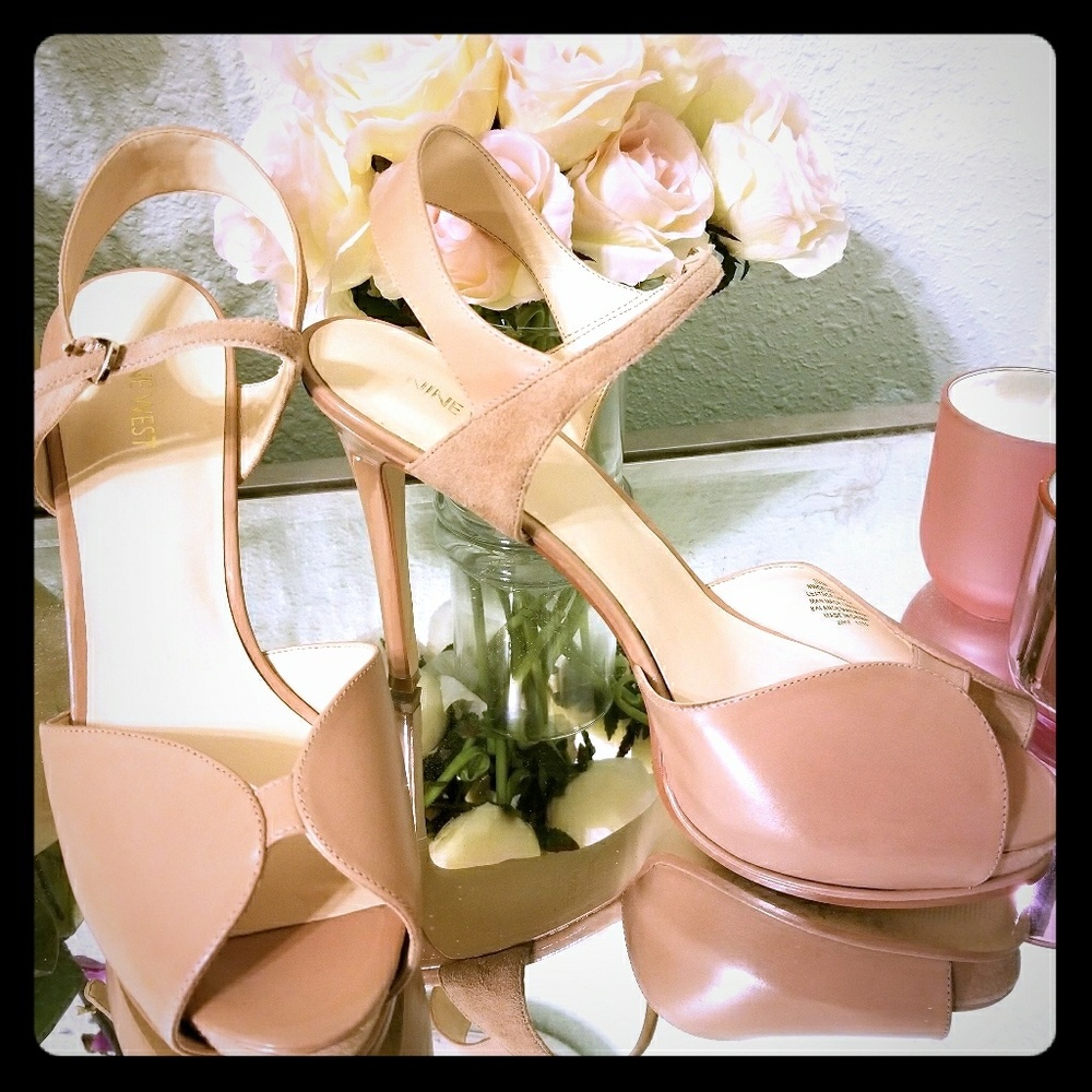 Nine West. Tan platform 4" peep toe heels.
